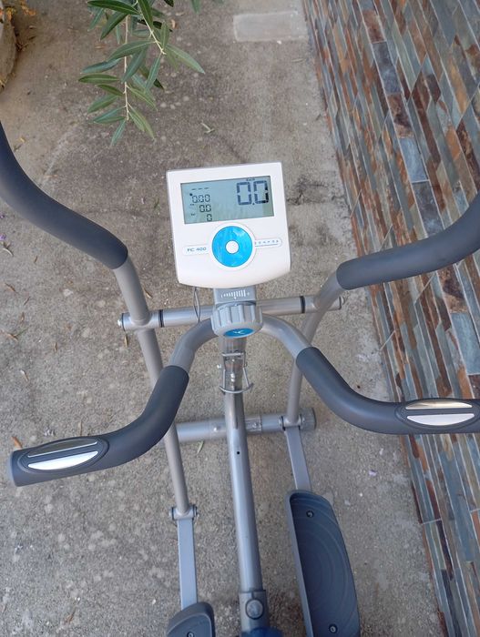 Vendo uma Bicicleta Elíptica