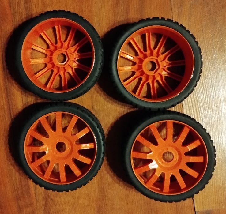 Rc 1/7 , 1/8 on road .