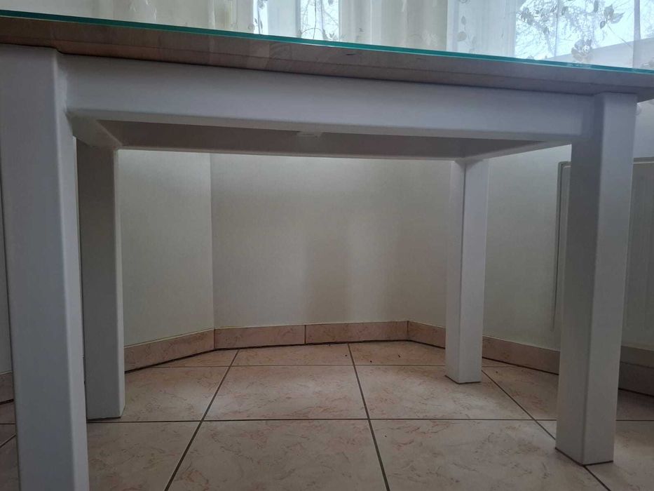 Stół na ramie stalowej z blatem drenianym