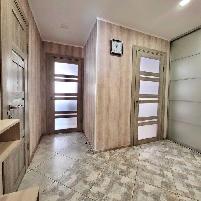 ApartPoltava Дизайн. Апартаменти з ПАНОРАМНИМ балконом