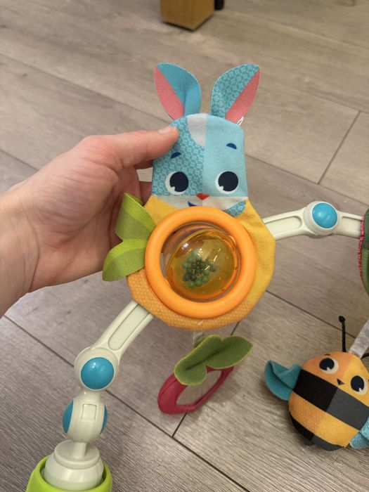 Tiny Love, Zabawka Do Wózka, Zabawa na Łące, pałąk do wózka, bujaka