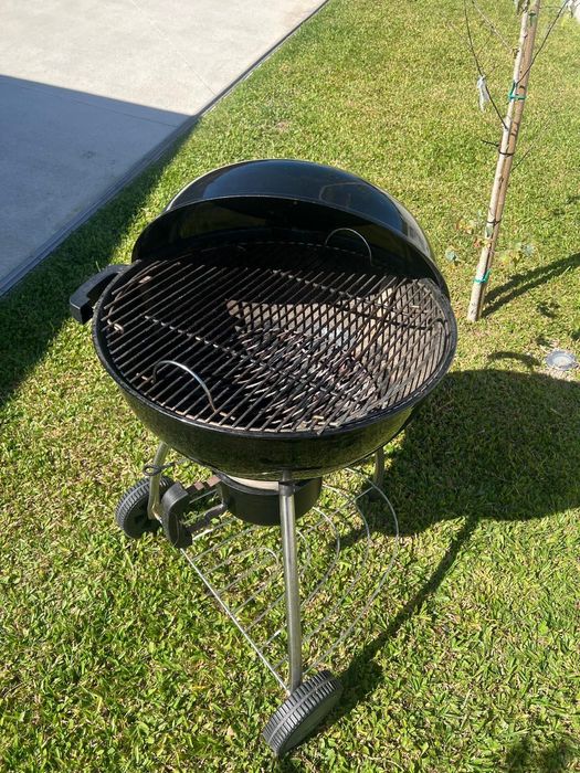 Churrasqueira/ Grelhador Carvão Móvel