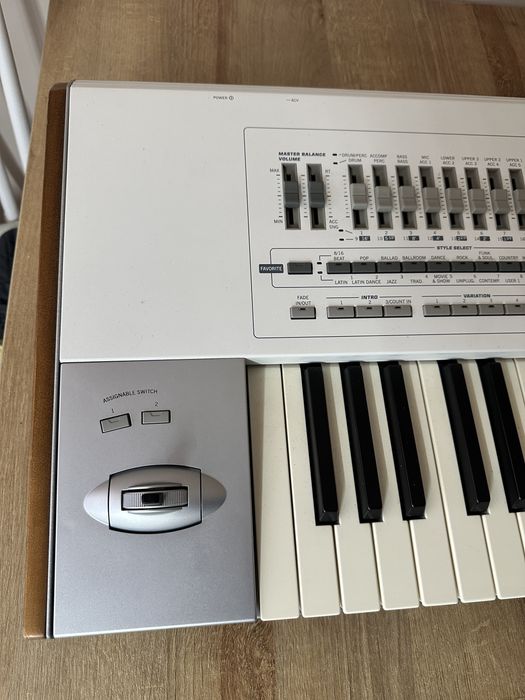 Korg PA2x синтезатор