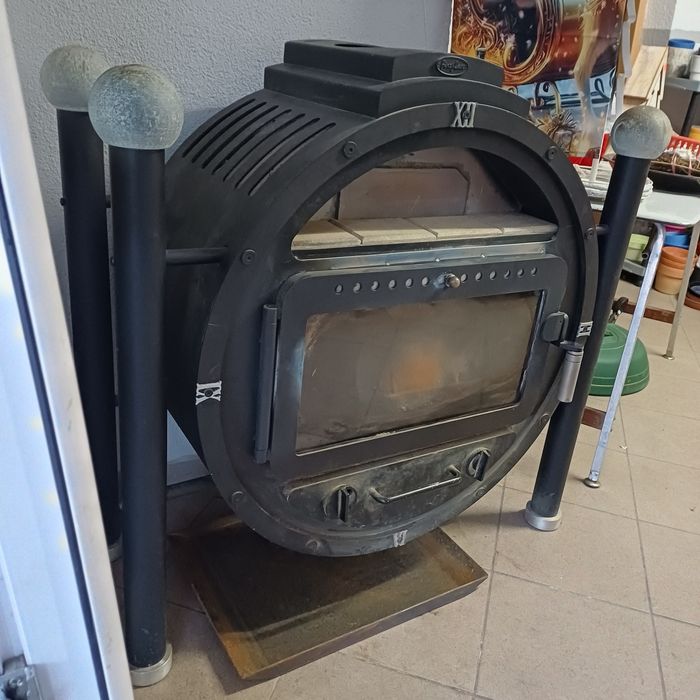 Piec wolnostojacy Zegar szamot