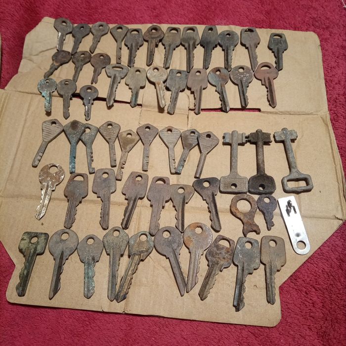 Ключі дверних замків 58 шт.