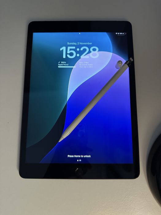 iPad 9ª Geração + Apple Pencil 1ª Geração — Bom estado!