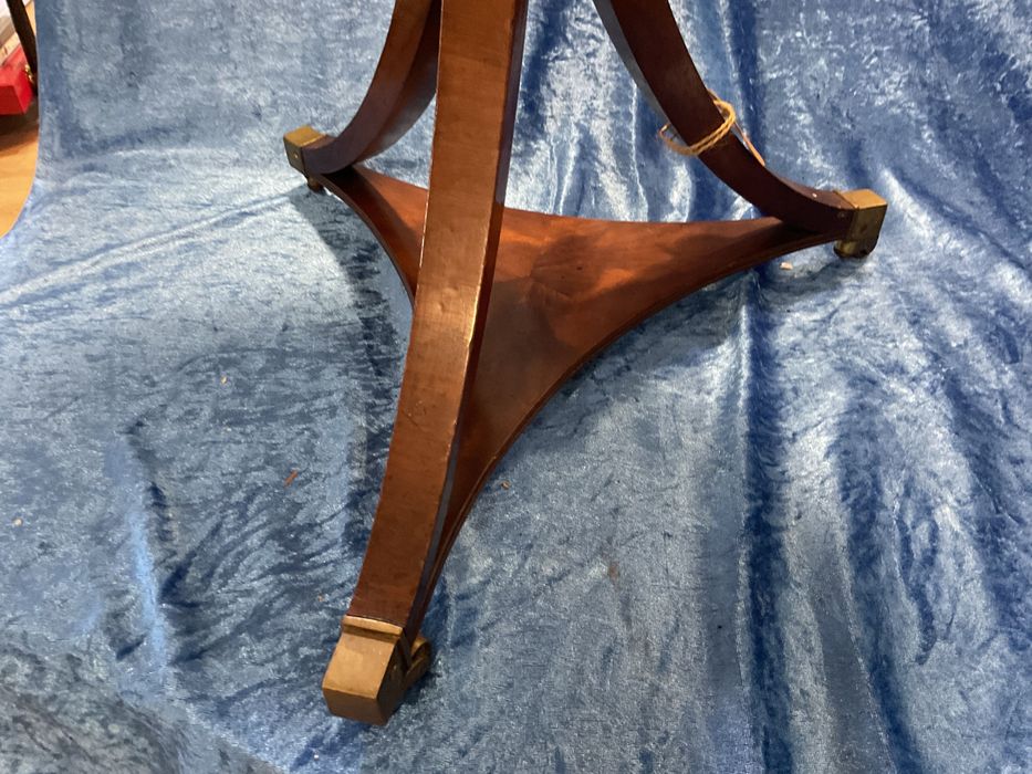 Mesa de apoio inglesa mahogany,altura 68 cm topo 39 cm