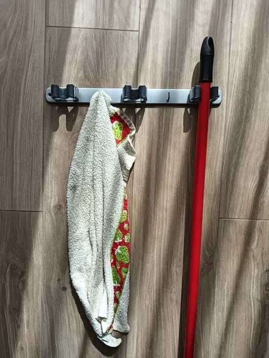 2 Suportes IKEA  Ferro de Engomar, Vassouras / Esfregona, - Novos!*