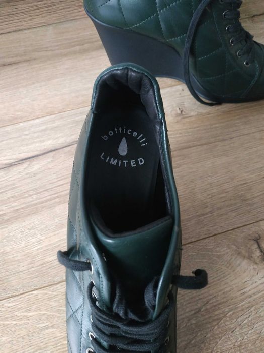 Nowe buty 40 Botticelli butelkowa zieleń, koturny jesień 40