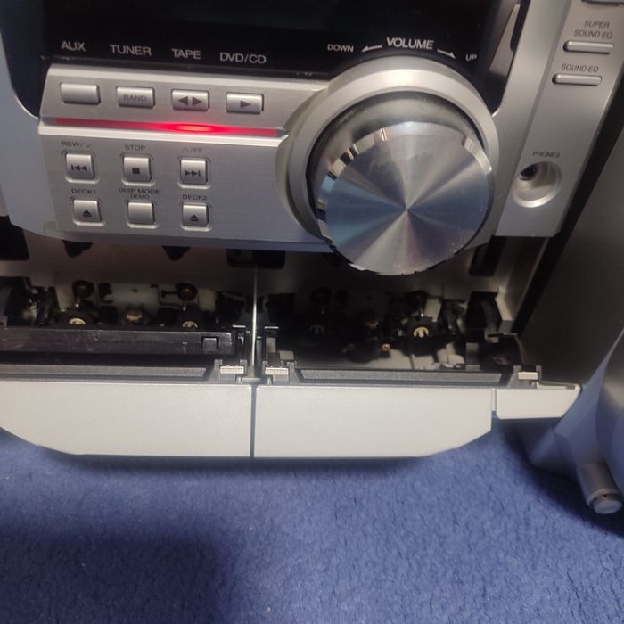 Музыкальный центер