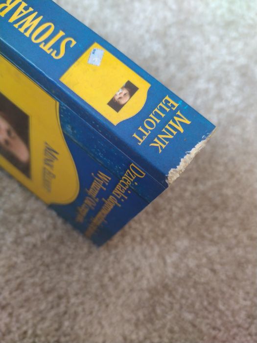 Stowarzyszenie wkurzonych rodziców Mink Elliott