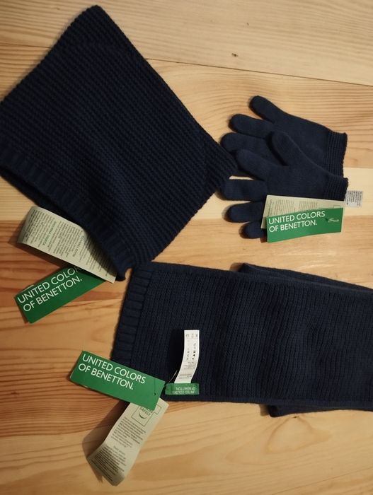 Czapka -szalik- rękawiczki 104-116 Benetton