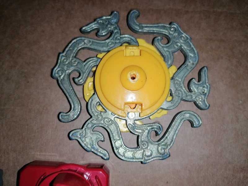 Conjunto de Beyblades Antigos