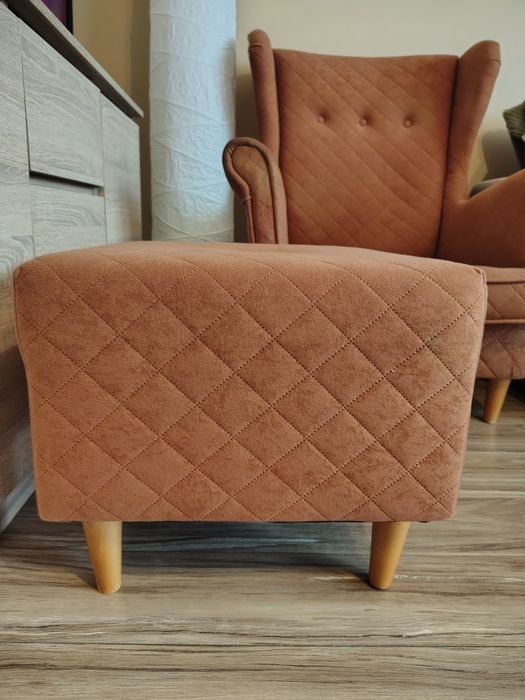 Fotel z pufą na sprzedaż