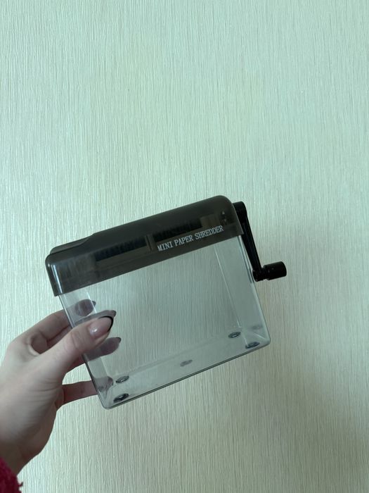 Шредер знищувач паперу