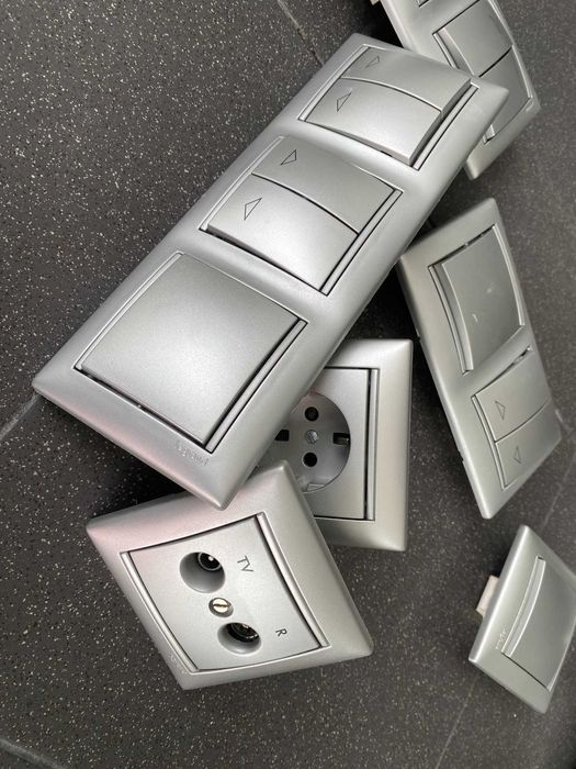 Aparelhagem encastrar Legrand Valena interruptores comutadores estores