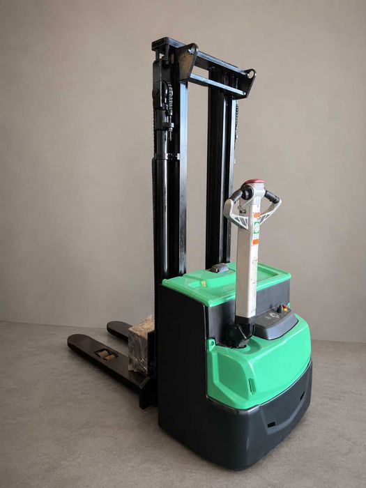 Stacker Elétrico Mitsubishi SBP12N2 | 1.200 kg | Elevação 2,5 m | Ano 2018