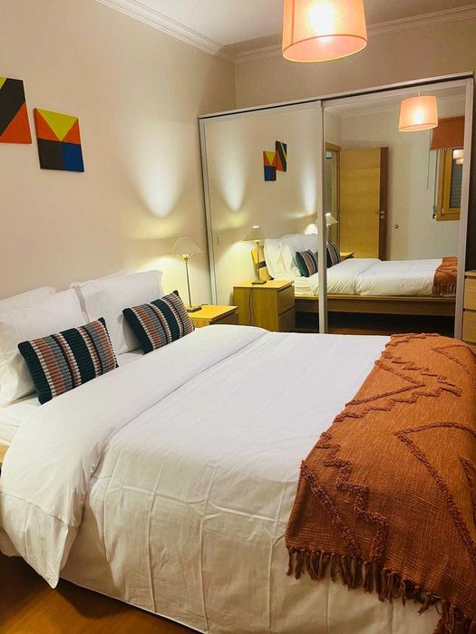 Casinha Sub-Vila T2 junto à PSP c/Lugar de Garagem