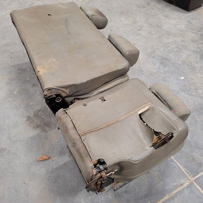 Fotele kanapa tył drugi trzeci rząd vw T5 transporter 2004r