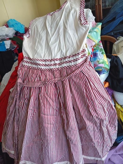 Vestido de criança muito bom dá para o dia a dia como para festas