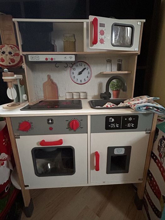 Kuchnia drewniana dla dzieci