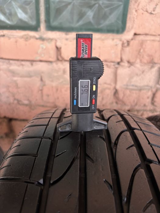 Пара літніх шин 225/45R19 Bridgestone