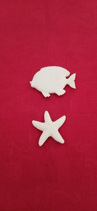 Dois ímans de gesso, novos