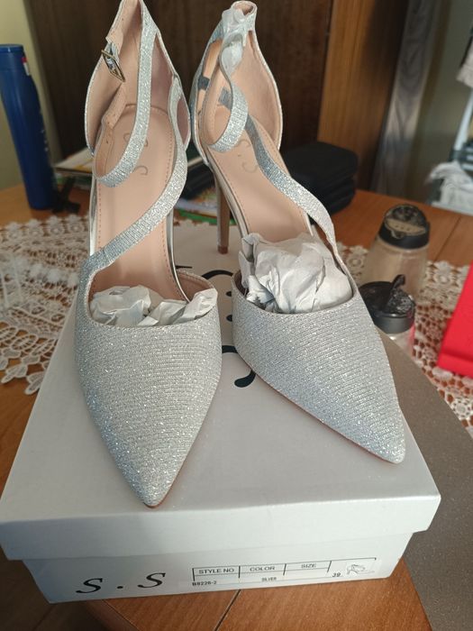 Buty  na obcasie