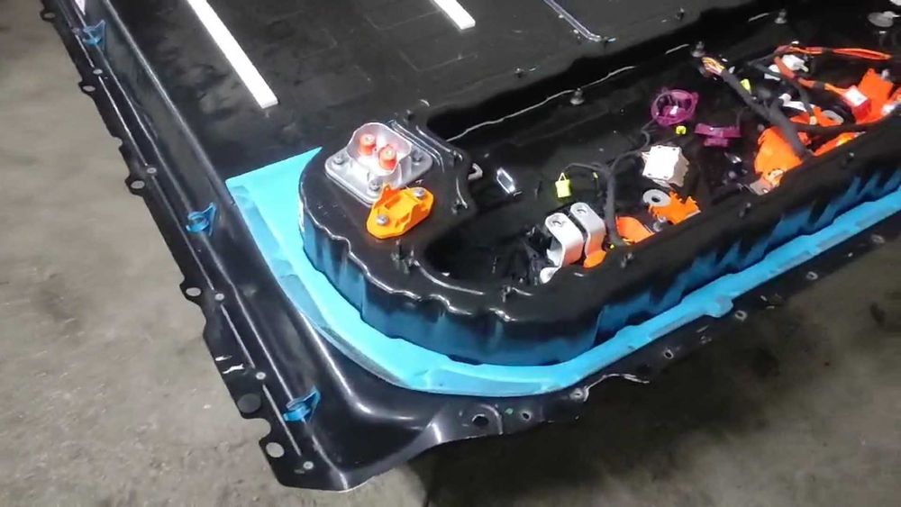 Батарея Tesla Model Y 82 kWh 2023 року - продаж по частинах