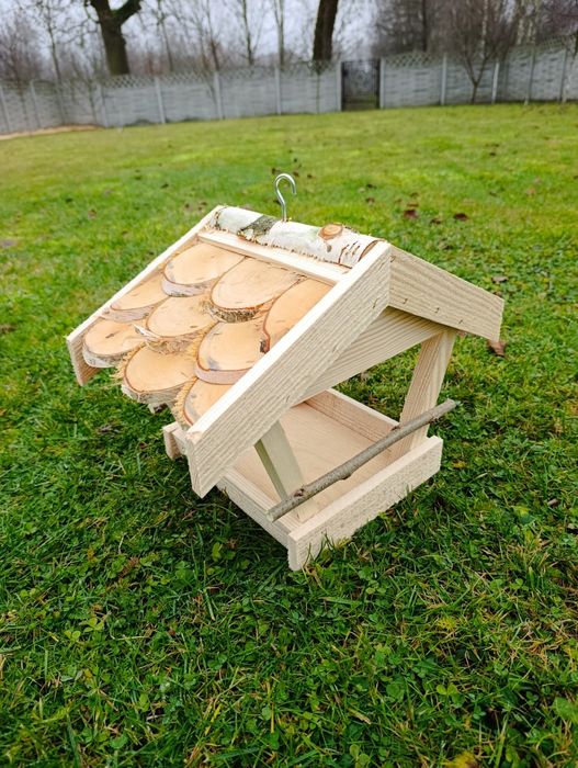 Karmnik dla ptaków brzozowy