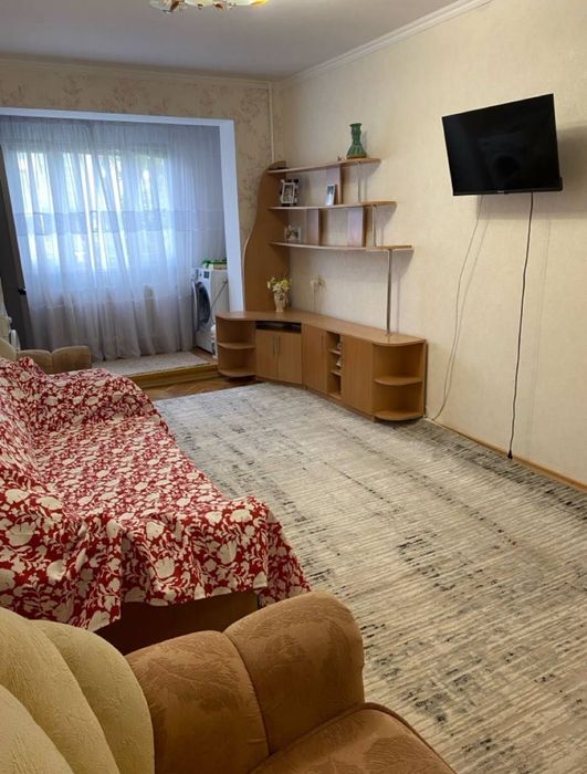 Продам 2 кім в центрі
