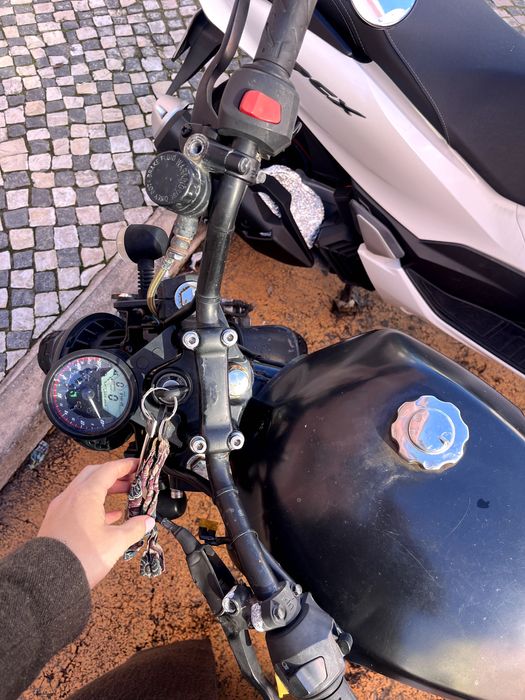 Moto UM Scrambler 125 – 2020 – Excelente estado