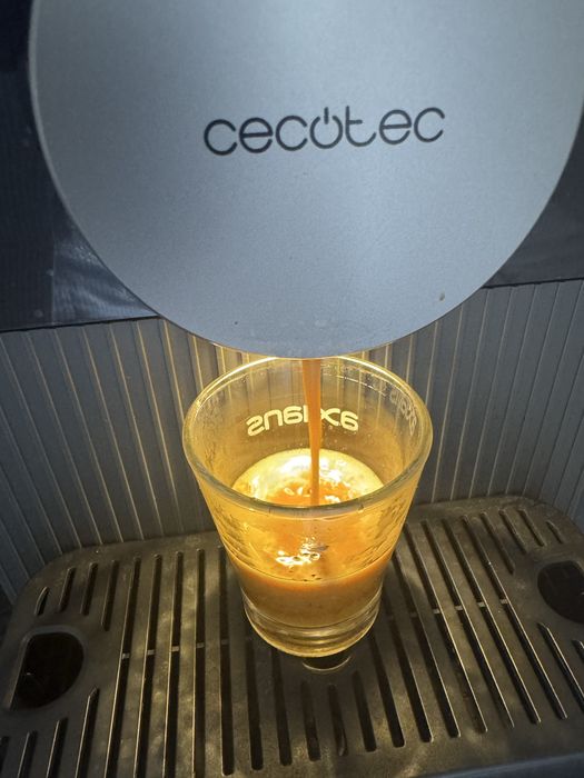 Maquina cafe de gräo e moído - Cecotec Cremmaet Cube Preta
