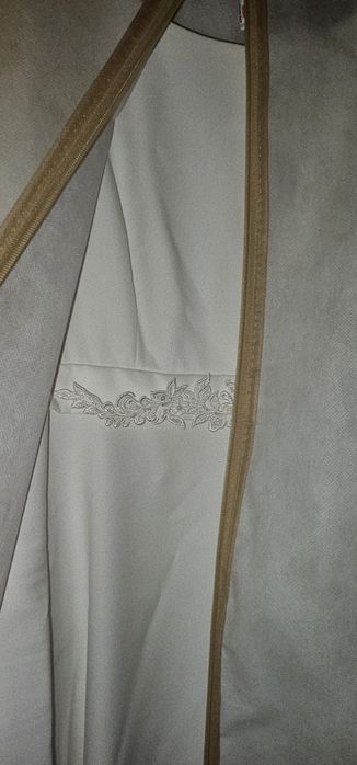 Suknia ślubna 48-50 r. Królewski atlas + welon