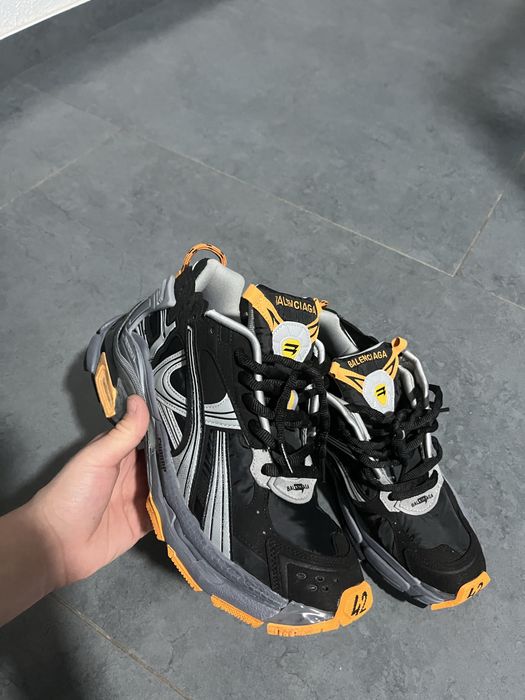 Balenciaga runner