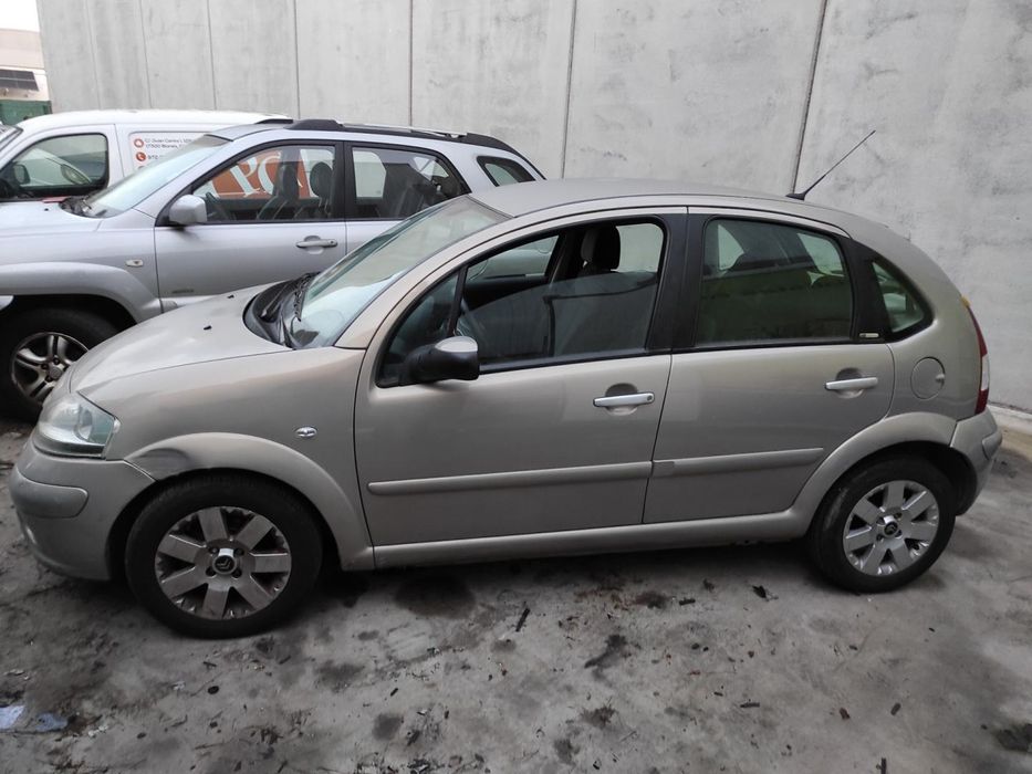 Chapeleira Da Mala Citroen C3