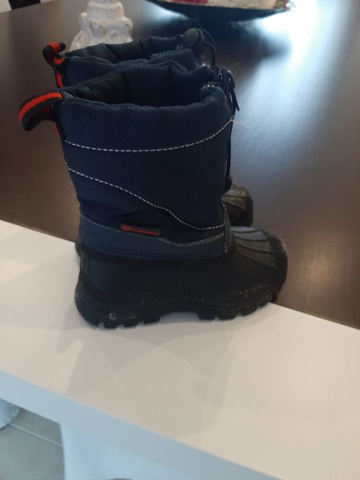 Snow Boots in Good Condition, Size 2664552771889537121