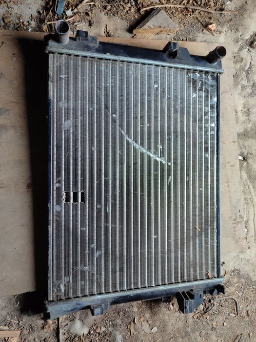 Радіатор для автомобіля Опель віваро 1.9