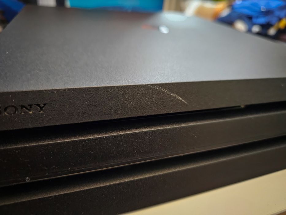PlayStation 4 Pro 1TB | 4 pady | Bardzo dobry stan