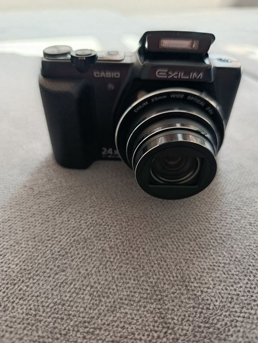 Фотоаппарат CASIO   EX ZS 200