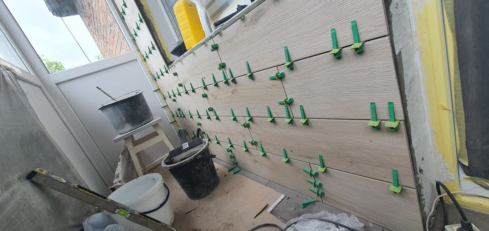 Укладка кафеля,та демонтаж
Демонт