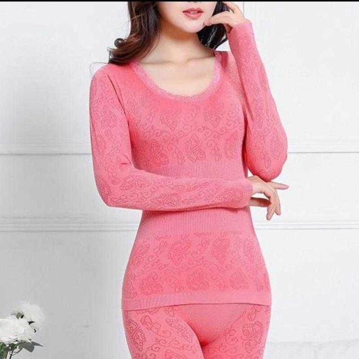 Термобелье женское разных цветов.