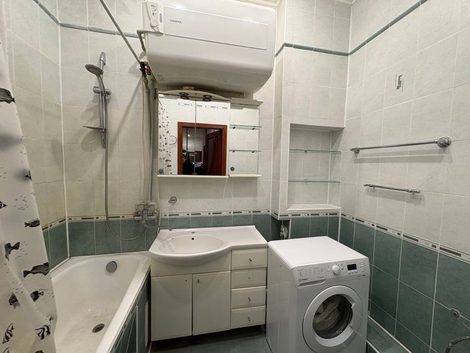 Продаж  квартири біля метро Дарниця