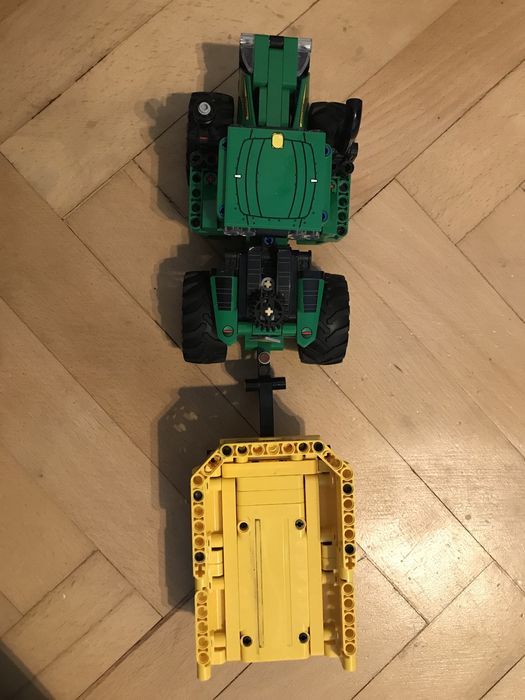 Lego Technic Traktor John Deere 42136