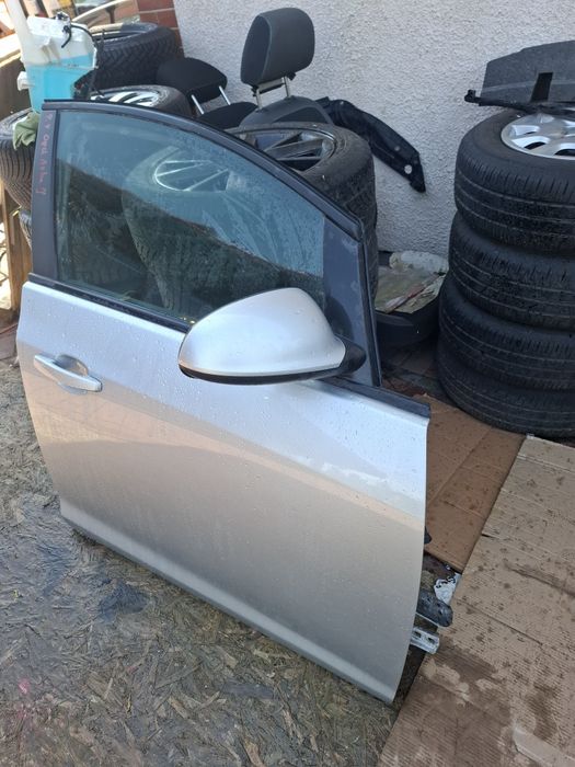 Drzwi prawe przednie Opel Astra J