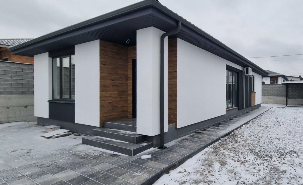 Фасадні роботи Швидко Якісно Монтаж софіту Водостічні сист Оригінально