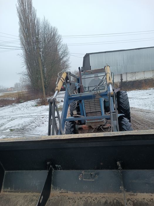 Фронтальний погрущик на мтз