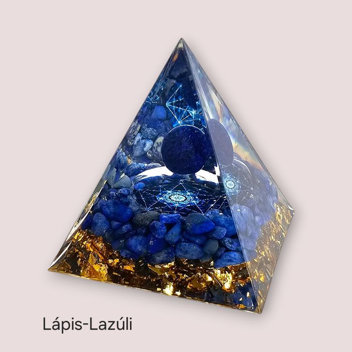 Pirâmides de Orgonite