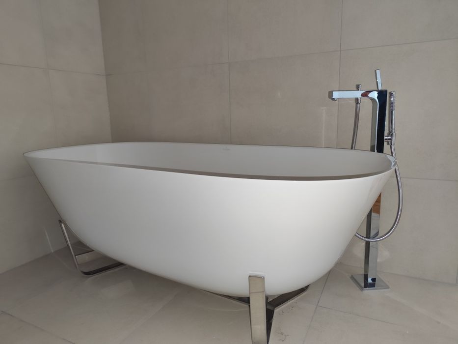 Villeroy & Boch Antheus wanna wolnostojąca, owalna kolor: biały