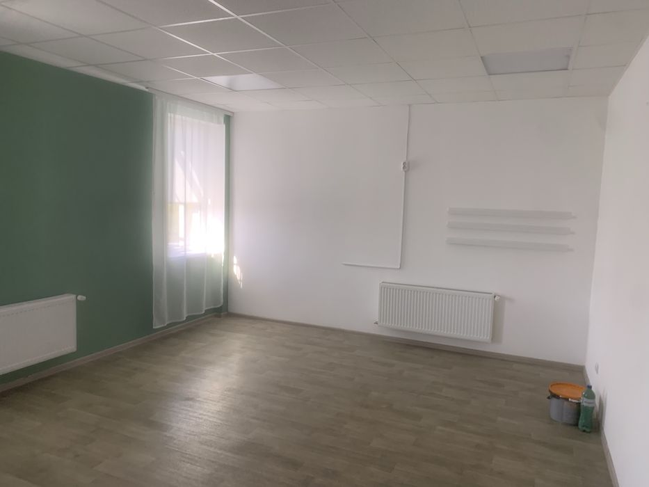 Комерційні приміщення під будь-який вид діяльності (зі світлом)